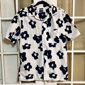 Gap Mens Button Up White w/ Navy Flowers Print Shirt